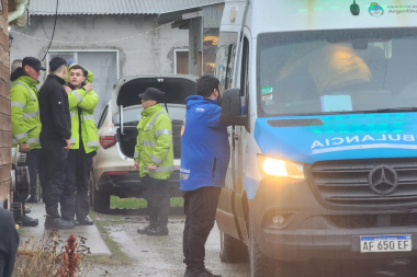Sigue detenido el joven que intervino en defensa de su madre mientras investigan la muerte de la pareja de la mujer