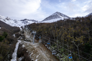 Melella participó de la inauguración de la nueva aerosilla cuádruple en el Cerro Martial