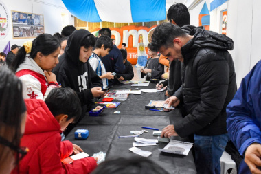 ‘Punto Mundial’ en Ushuaia y Río Grande: una tarde para intercambiar figuritas y disfrutar en familia