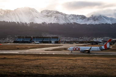 Arribó el primer vuelo directo de la aerolínea brasilera GOL a Ushuaia