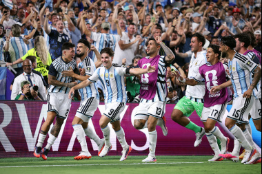 Argentina sufrió, reaccionó en el alargue y eliminó a Suiza para avanzar a semifinales
