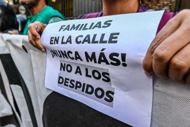 Casi 7 de cada 10 empresas registraron despidos durante la primera mitad del año, según un estudio privado