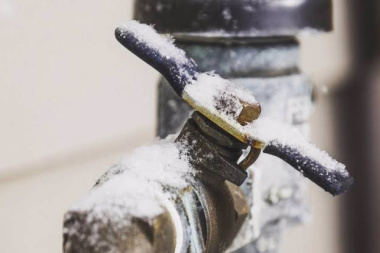 Por las bajas temperaturas piden hacer un uso responsable del agua potable en Río Grande