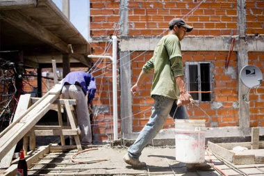 La informalidad retrocede en 6 de 14 sectores del empleo asalariado privado, según datos oficiales