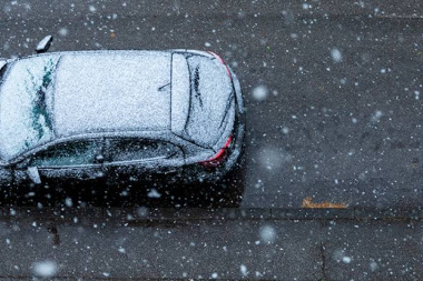 Alertan sobre el peligro del hielo negro y difunden recomendaciones para conducir con seguridad
