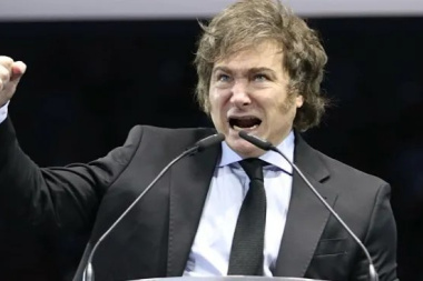 Insólito: Milei habilitó por decreto a expulsar a extranjeros que agravien al país o a sus ciudadanos