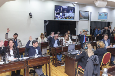 “Los legisladores tienen decenas de asesores mientras Río Grande se queda sin trabajo”