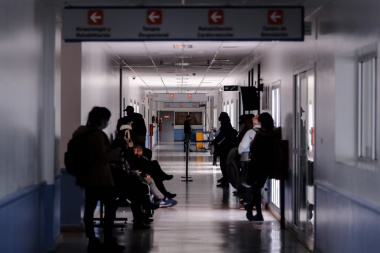 Polémica: extranjeros no residentes deberán pagar por la atención en hospitales nacionales