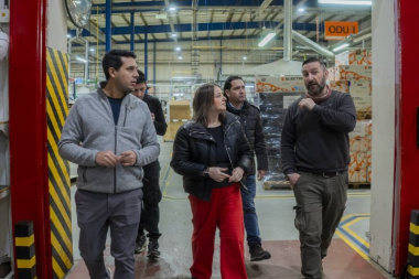 Aires del Sur: Gobierno recorrió con trabajadores la planta que se prepara para retomar la producción