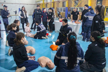 Más de 80 vecinos de Tolhuin aprendieron RCP y primeros auxilios