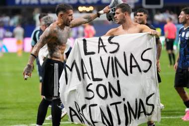 La sanción que recibió la Selección por mostrar la bandera de “Las Malvinas son Argentinas”