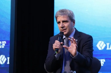 Caputo anunció un plan de $2 billones para reactivar el crédito hipotecario con fondos de la ANSES