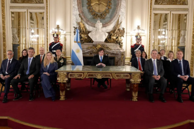 Encuesta: 6 de cada 10 argentinos creen que la postura de Milei sobre Malvinas es por "conveniencia política"