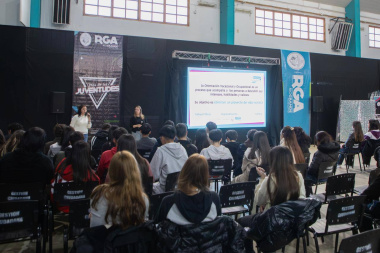 Más de 950 jóvenes recorrieron la ‘Expo Académica’ organizada por el Municipio en Río Grande