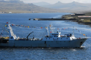 Malvinas: la industria pesquera pide al Gobierno limitar las licencias británicas de pesca