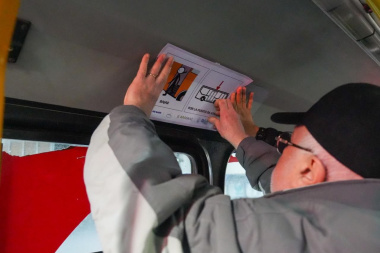 Instalan pictogramas de accesibilidad cognitiva en el transporte público de Río Grande