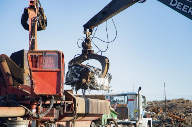 Río Grande avanza con el retiro de chatarra y residuos ferrosos de la vía pública