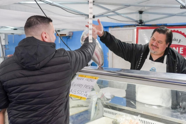 El 'Mercado en tu Barrio' volvió a convocar a vecinos de Río Grande con productos a precios accesibles