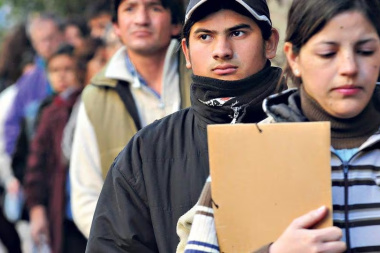 La desocupación juvenil duplica el promedio general y crece el trabajo por cuenta propia