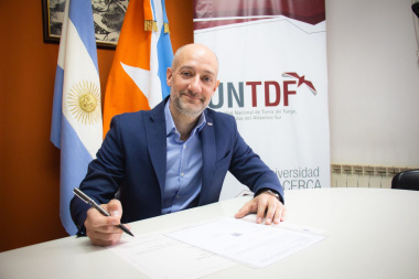 La UNTDF emitió el título número 500 y abre paso a la implementación del Título digital