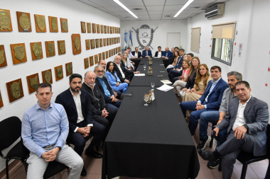 Melella participó de la reunión de gobernadores del peronismo que acordaron defender las PASO