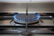 Tarifas de luz y gas: el Gobierno nacional aplicará en mayo un aumento de entre 2,5% y 3%