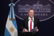 Contratista declaró que Manuel Adorni pagó en efectivo más de u$s245.000 en refacciones en la casa de Indio Cuá