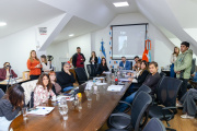 ¿Qué proponen los proyectos que buscan garantizar financiamiento para educación en Tierra del Fuego?