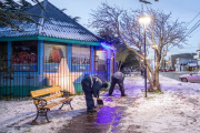 Operativo invernal: continúan los trabajos de limpieza tras nevada en Río Grande