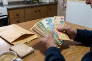Bolsillo bajo presión: 8 de cada 10 argentinos aseguran que su salario pierde contra la inflación