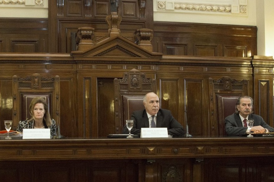 La Corte Suprema citó a las provincias tras un reclamo de Vidal por el ...