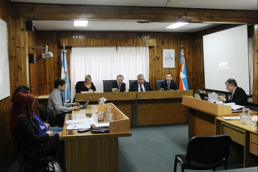 Acusado de abusar de la hija de su pareja durante siete años, a juicio ...