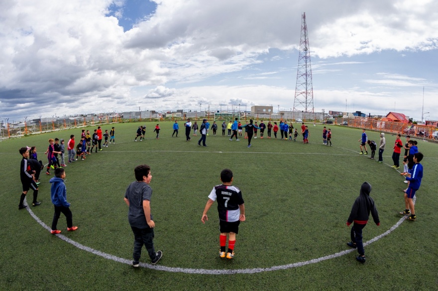 En Río Grande, el Municipio realiza actividades recreativas con clubes y escuelitas de fútbol ...