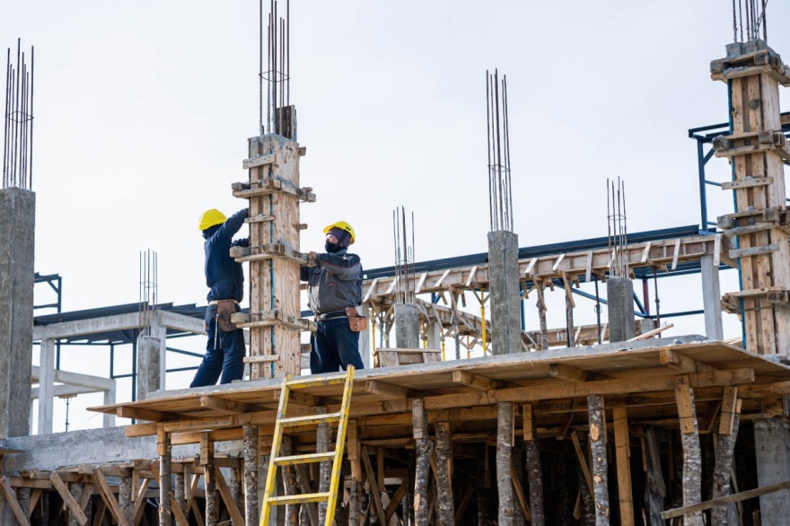 Trabajadores de la construcción recibirán subsidio de 20 mil pesos durante la veda invernal
