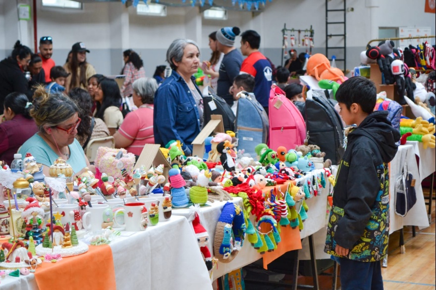Se realizó el "Emprender TDF edición Navidad" en Tolhuin