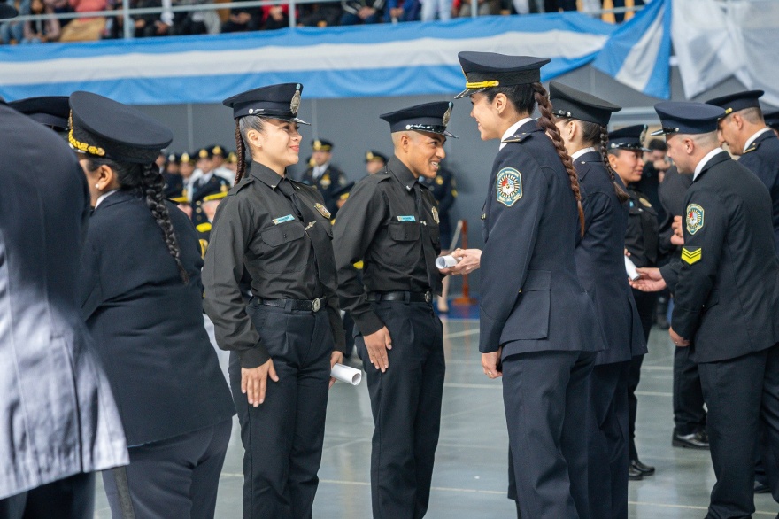 Melella encabezó el egreso de 146 nuevos oficiales y agentes de Policía y del Servicio Penitenciario