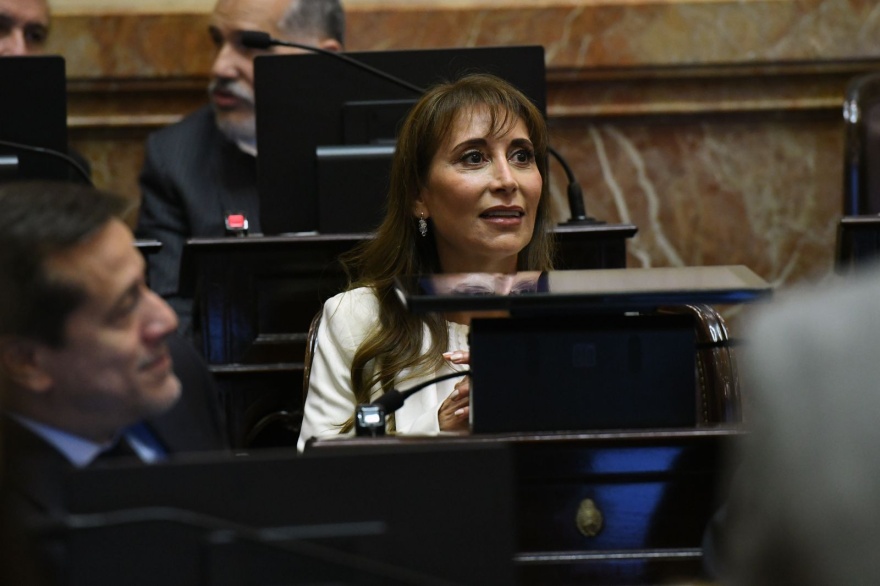 López contra las facultades extraordinarias: “Milei en un solo día puede hacer un desastre jurídico, institucional y social”