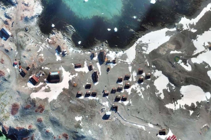 Argentina utiliza imágenes aéreas para actualizar la cartografía de sus bases antárticas