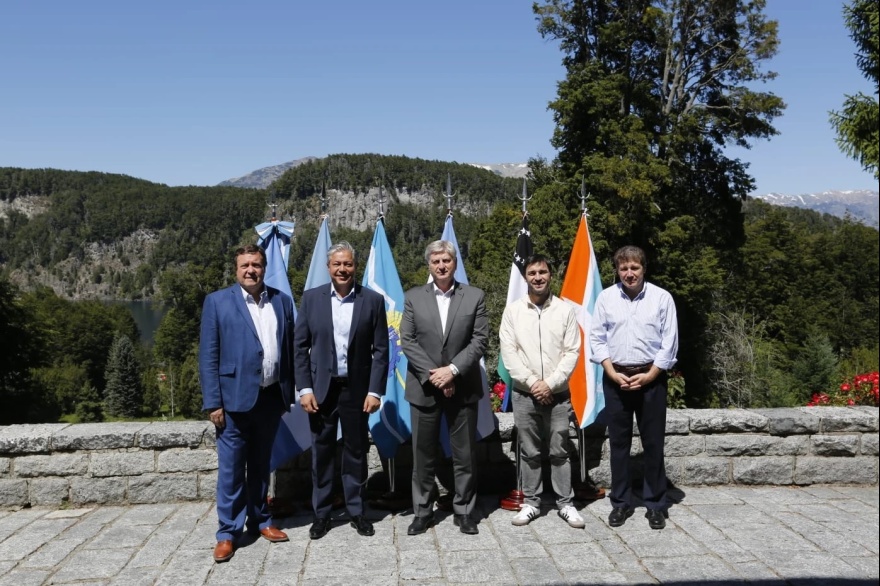 Los gobernadores de la patagonia rechazaron una posible privatización de YCRT