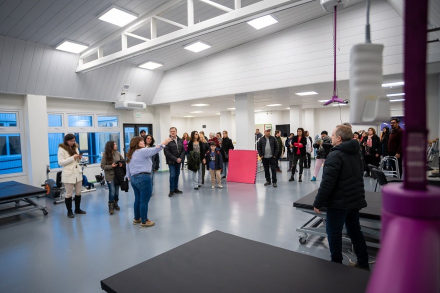 Vecinos recorrieron las obras de ampliación del hospital y el nuevo Centro de Rehabilitación en Ushuaia