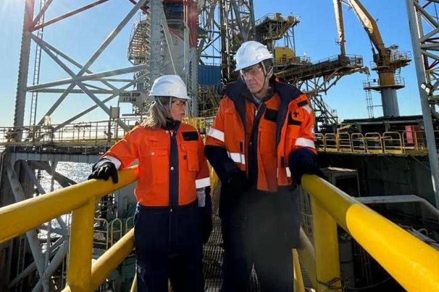 El secretario de Energía de Nación visitó la plataforma offshore Fénix en Tierra del Fuego