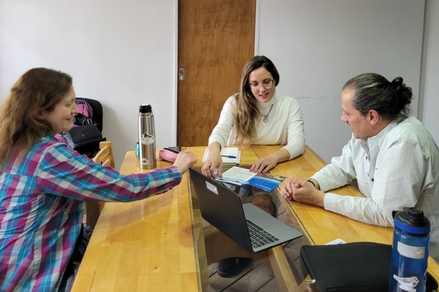 Tierra del Fuego firmó convenio con ONG para fortalecer el trabajo de conservación de aves playeras