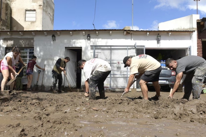 Melella se solidarizó con vecinos de Bahía Blanca y se puso a disposición de Kicillof y Susbielles