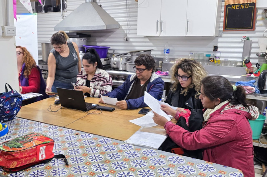 Más de cien familias fueguinas recibieron asesoramiento a través de oficinas itinerantes de Gobierno