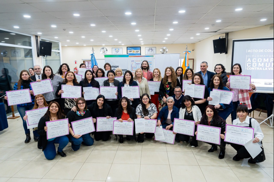 Más de 180 fueguinos se diplomaron de ‘acompañantes comunitarios contra la violencia de género”