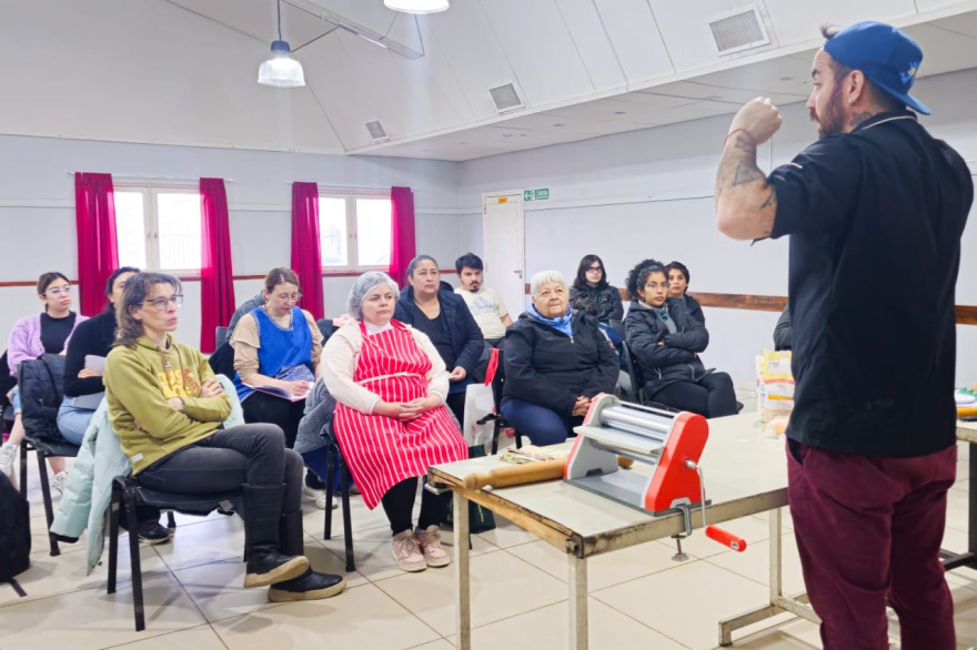 Abren preinscripciones para cursos en gastronomía, estética y habilidades de venta en Ushuaia y Río Grande