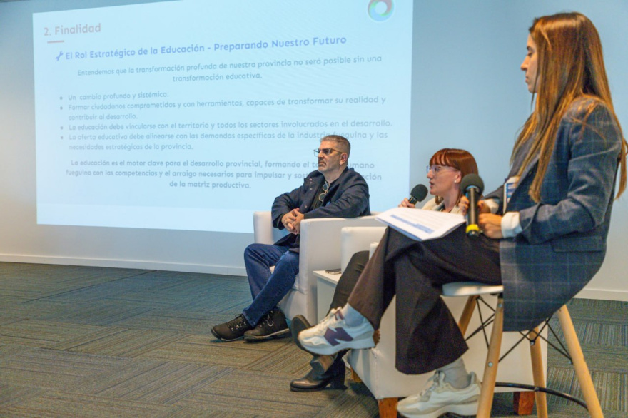 Tierra del Fuego presentó su programa de transformación educativa en un encuentro federal