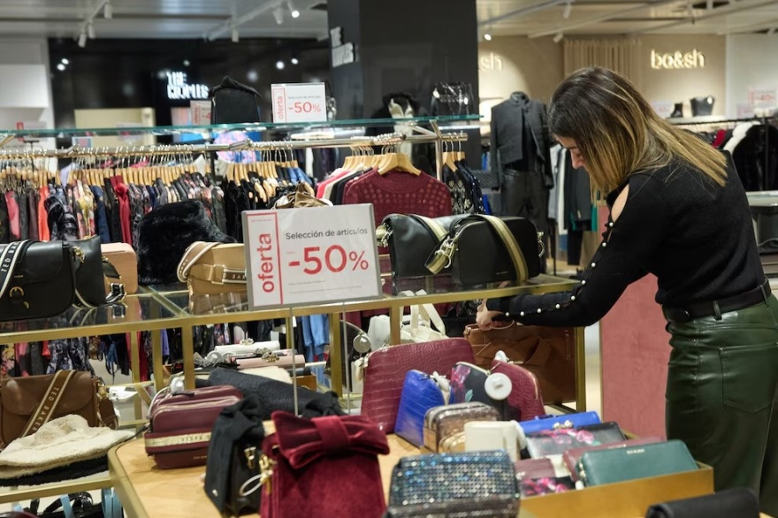 Calculan más de 450 despidos en el sector comercial en el último año y medio en Río Grande