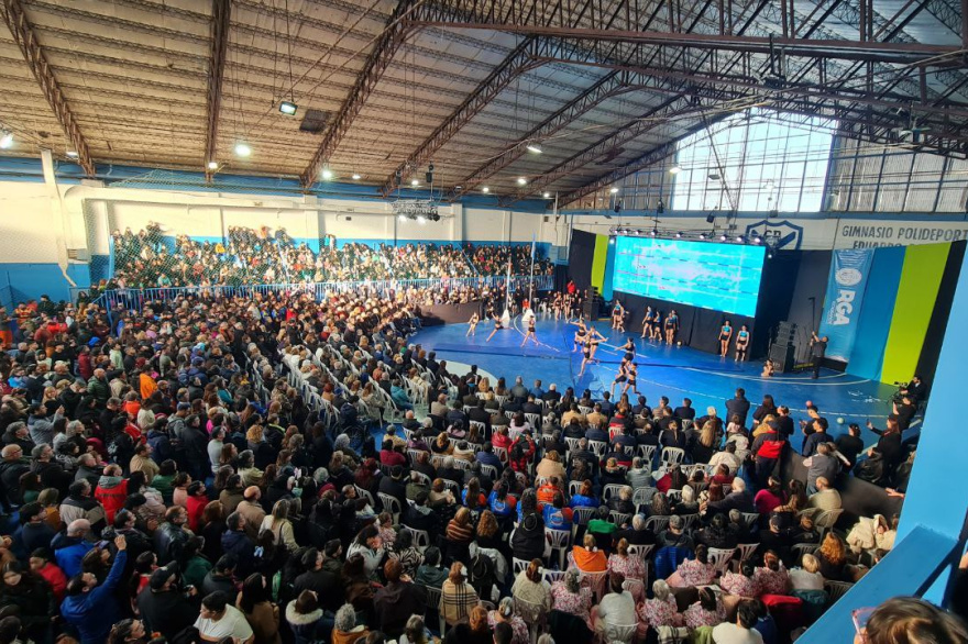 Vecinas y vecinos se sumaron al acto central por el 104 aniversario de Río Grande