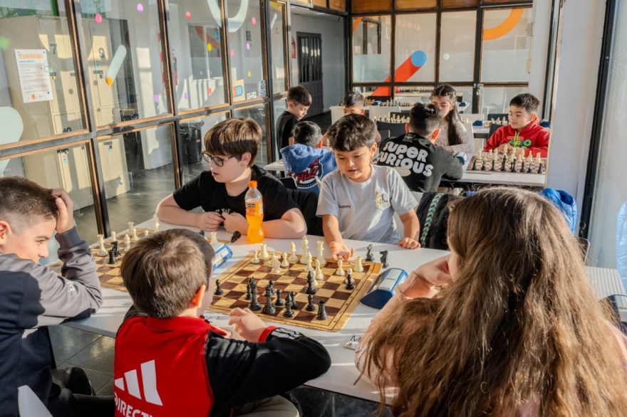 Dos jóvenes fueguinos representarán a la provincia en las Olimpiadas Nacionales de Ajedrez